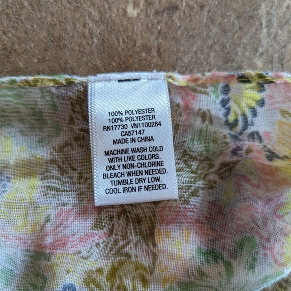 🌻2 for $20 | Lightweight Summer Scarf with Fringe - Picture 4 of 8